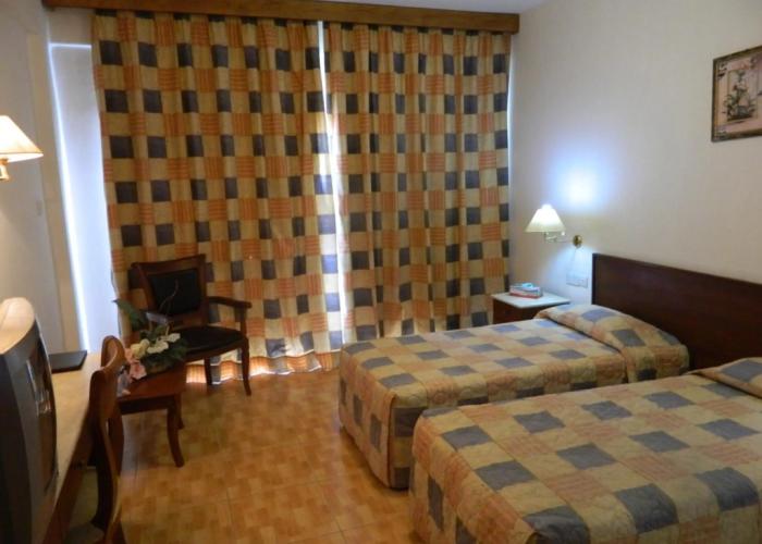 Moniatis Hotel