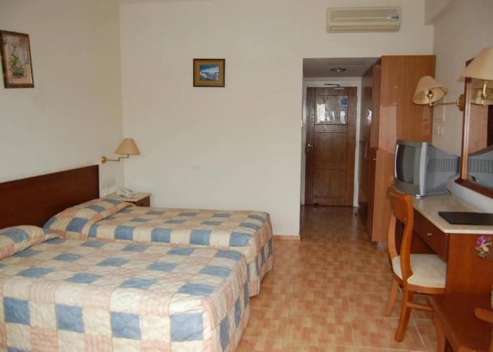 Moniatis Hotel