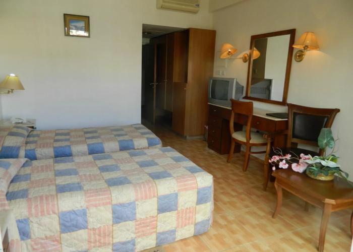 Moniatis Hotel