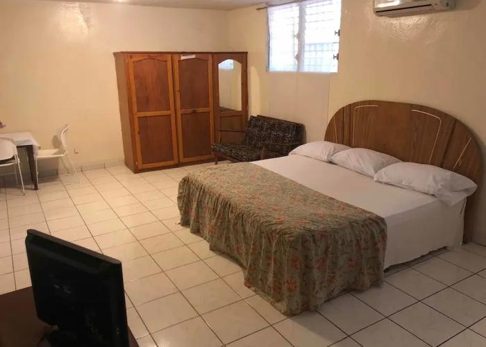 Detente Du Cacique Villa Hotel