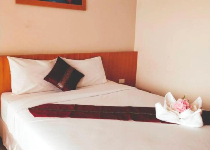 Grand Esie Service Apartment