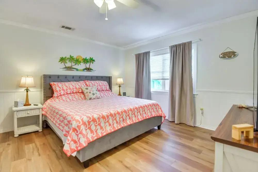 1 Mi to Anna Maria Island: Pet-friendly Retreat