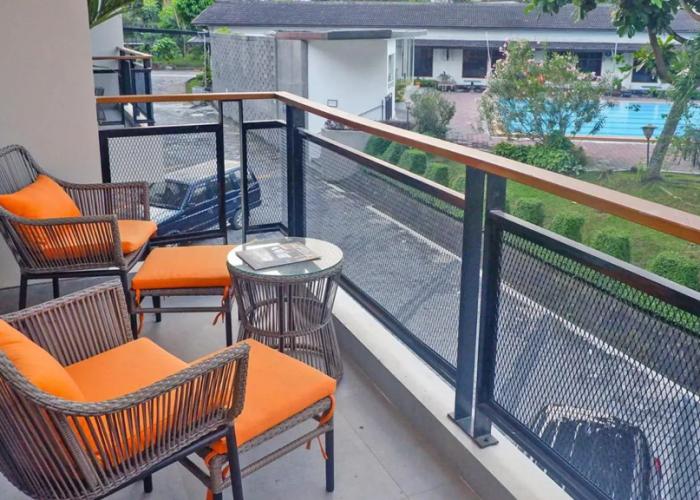 Front One Resort Magelang