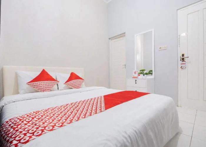 Super OYO 2727 Nareswari Guest House Syariah