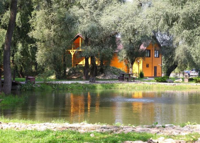 Ostrov Rybolovnaya Usadyba Recreation Center