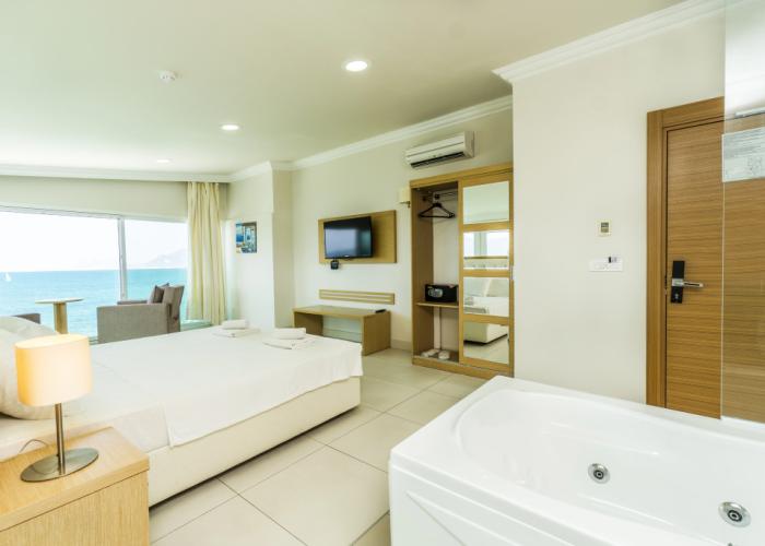 Dragut Point North Hotel