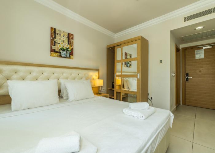 Dragut Point North Hotel