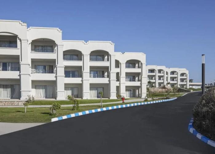 Cleopatra Sidi Heneish