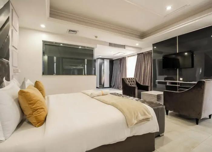 George Residence TLC