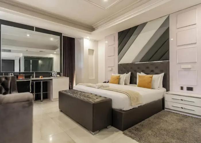 George Residence TLC
