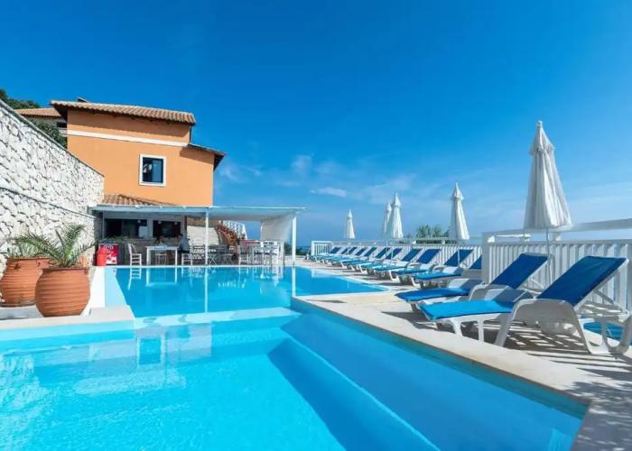 Pelagos Beach Hotel