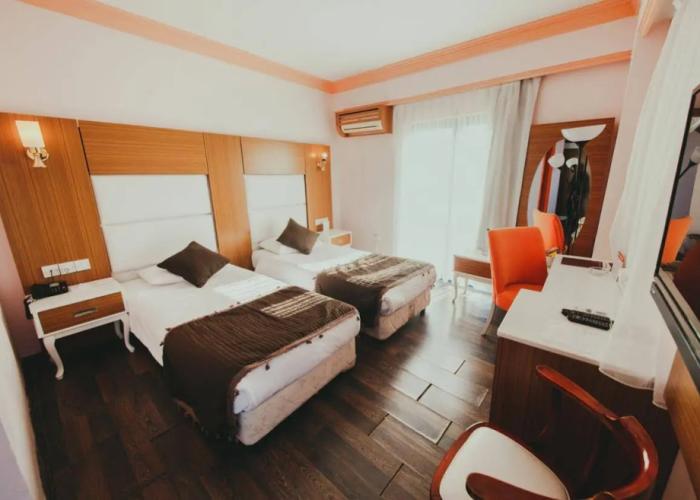 City Royal Hotel