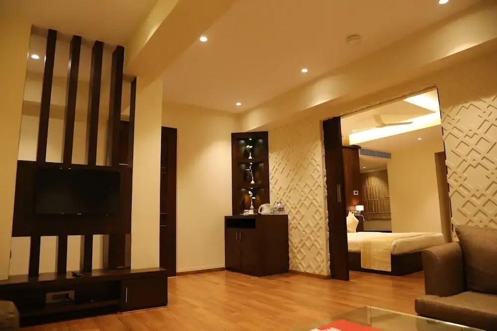 фото Hotel EEFA