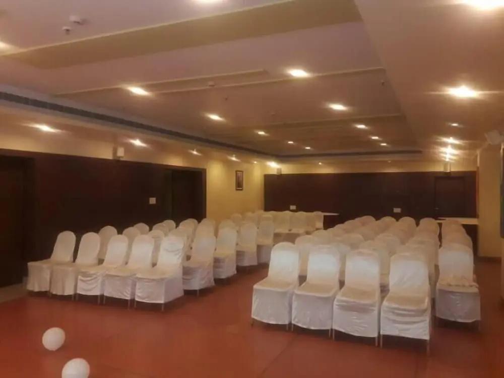 фото Hotel EEFA