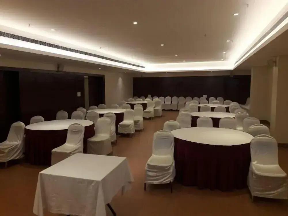 фото Hotel EEFA