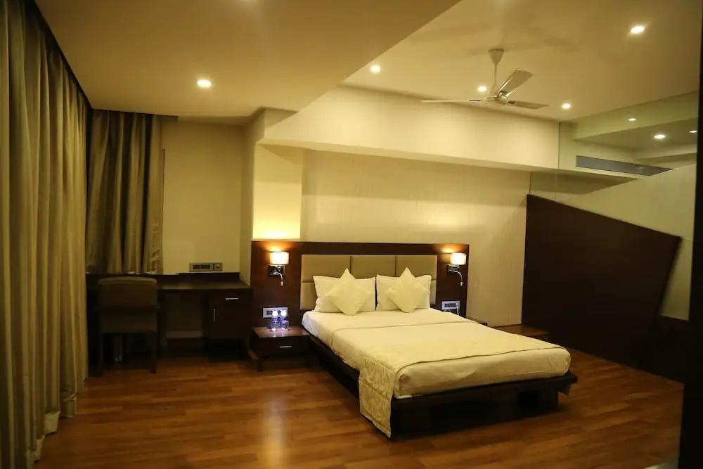 фото Hotel EEFA