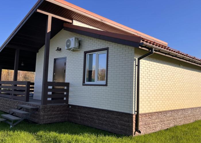 Uyutny dom u ozera Guest house