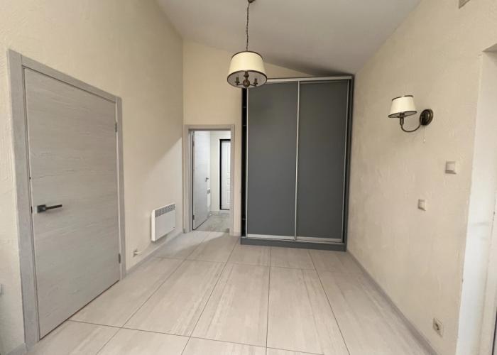 Uyutny dom u ozera Guest house