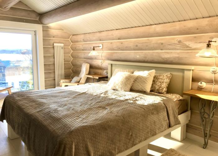 Dom na skale s vidom na ozero Private house