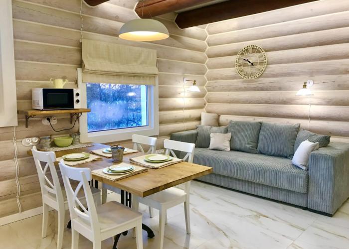 Dom na skale s vidom na ozero Private house