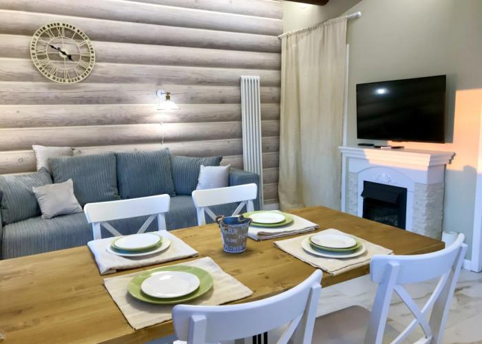 Dom na skale s vidom na ozero Private house