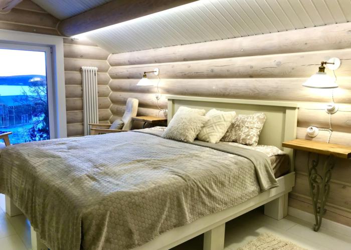 Dom na skale s vidom na ozero Private house