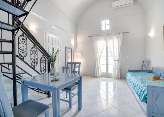 Hotel Monolithia