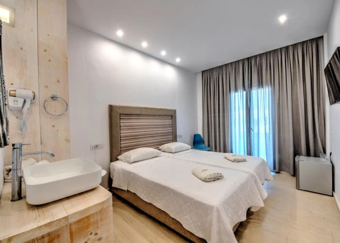Anamar Santorini