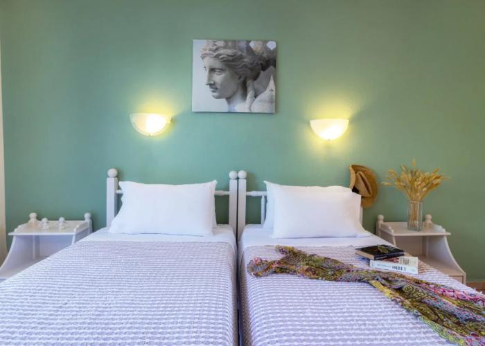 Julia Hotel