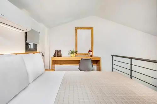 Alex Mare Suites
