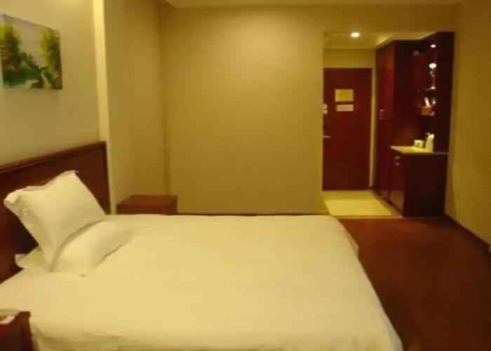 GreenTree Inn Changshu Fangta Park Pedestrian Street Business Hotel