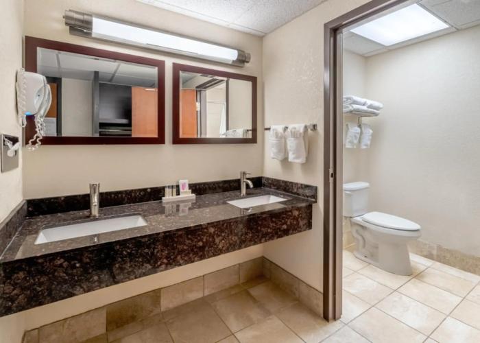 Grand Williston Hotel & Conference Center