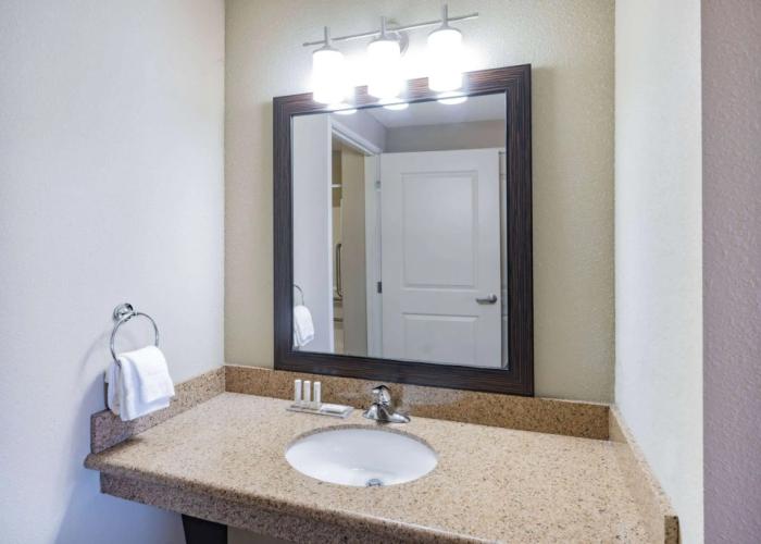 Hawthorn Suites by Wyndham Williston