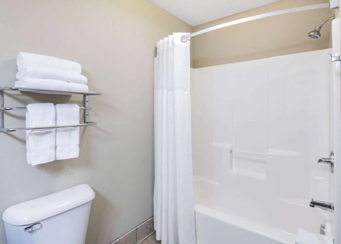 Hawthorn Suites by Wyndham Williston