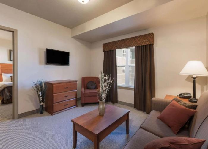 Clarion Hotel & Suites