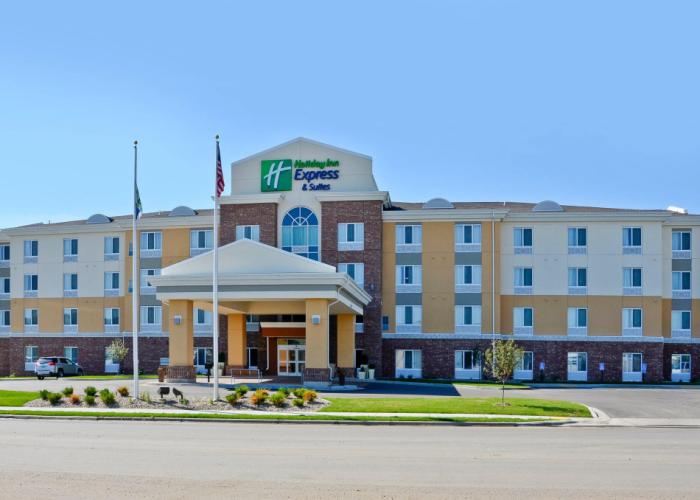 Holiday Inn Express and Suites Williston by IHG
