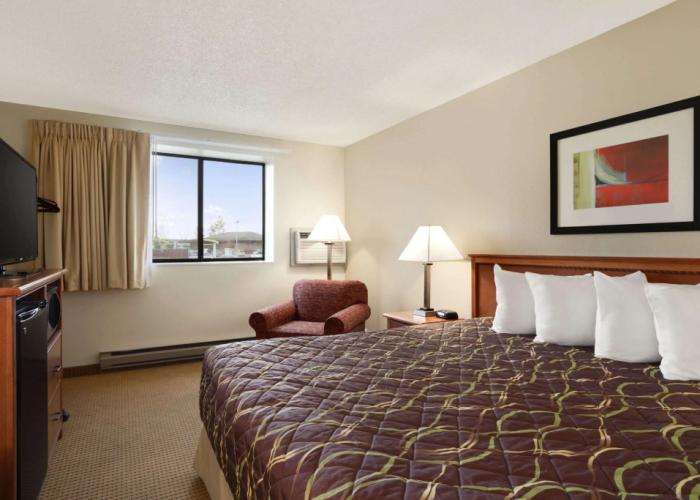 Super 8 by Wyndham Williston ND