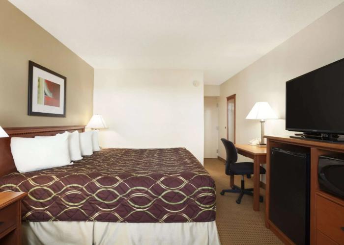 Super 8 by Wyndham Williston ND