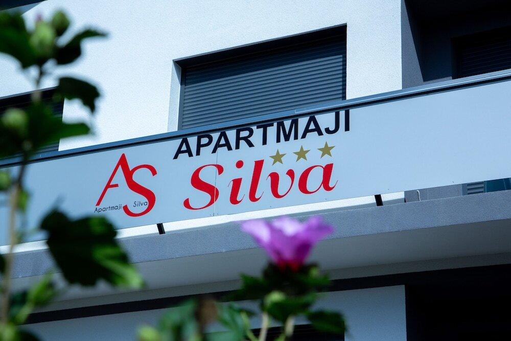 Apartmaji bungalovi i sotorisce Silva