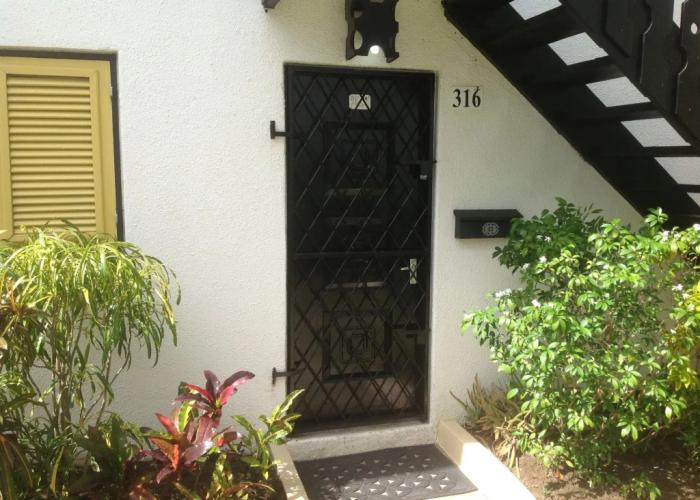 Moonshine 316 Rockley Golf Club