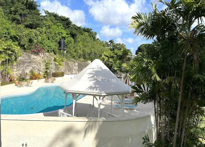 Rockley Golf 810 is a 2 Bedroom, 2 Bathroom 1st Floor Apartment With Pool
