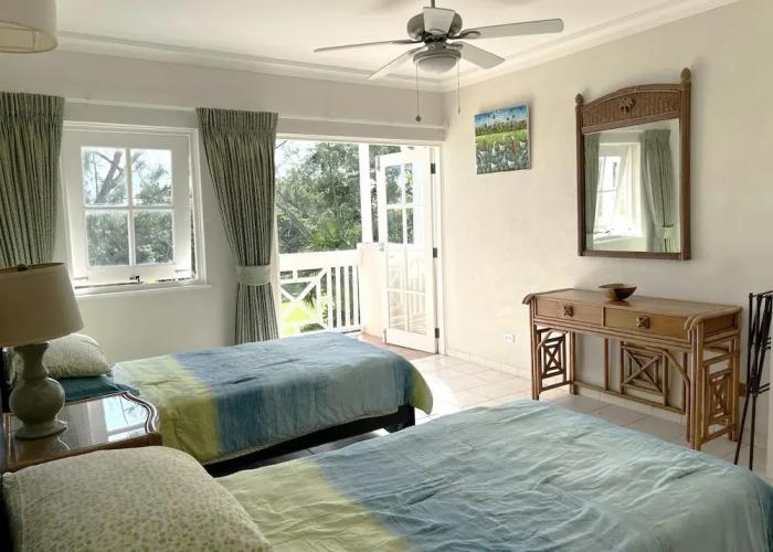 Rockley Golf 810 is a 2 Bedroom, 2 Bathroom 1st Floor Apartment With Pool