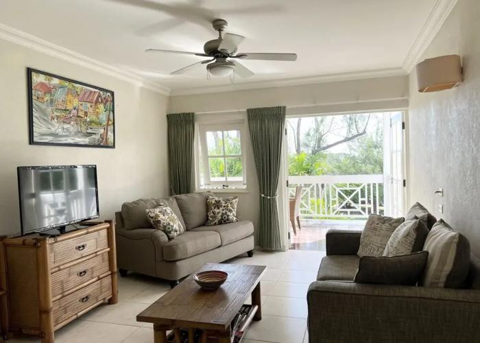 Rockley Golf 810 is a 2 Bedroom, 2 Bathroom 1st Floor Apartment With Pool