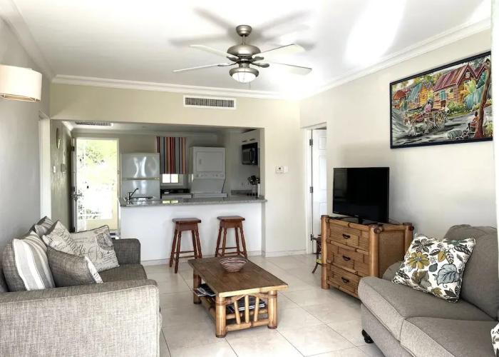 Rockley Golf 810 is a 2 Bedroom, 2 Bathroom 1st Floor Apartment With Pool