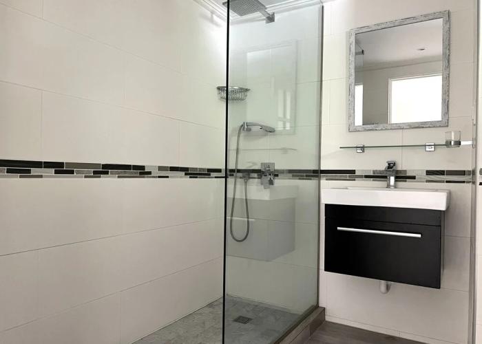 Rockley Golf 810 is a 2 Bedroom, 2 Bathroom 1st Floor Apartment With Pool