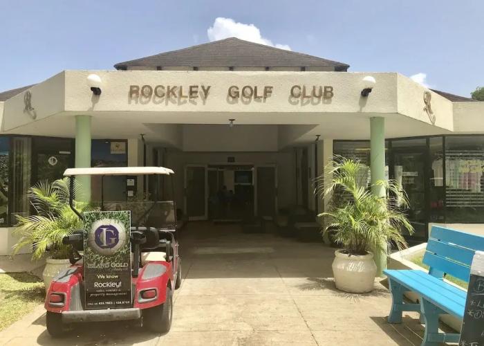 Rockley Golf 810 is a 2 Bedroom, 2 Bathroom 1st Floor Apartment With Pool