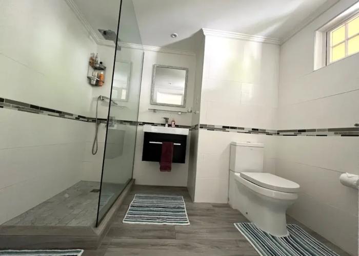 Rockley Golf 810 is a 2 Bedroom, 2 Bathroom 1st Floor Apartment With Pool