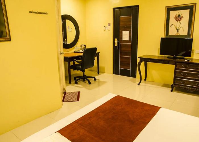 Dreamwave Hotel Lemery