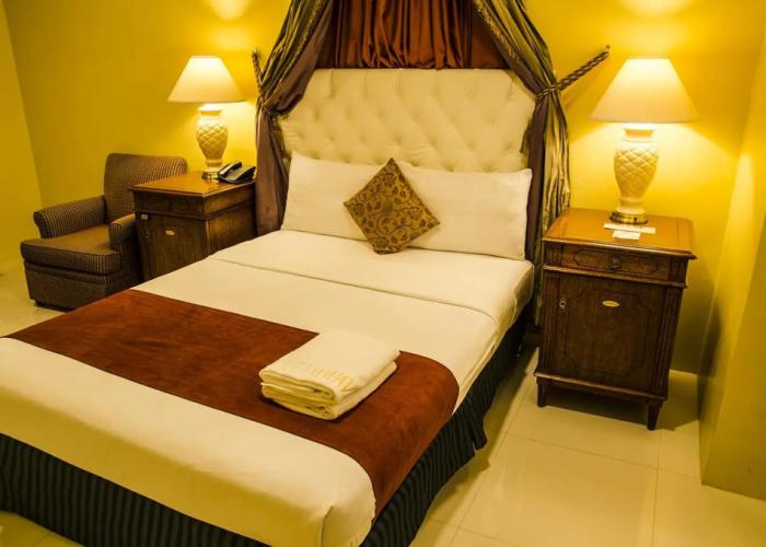 Dreamwave Hotel Lemery