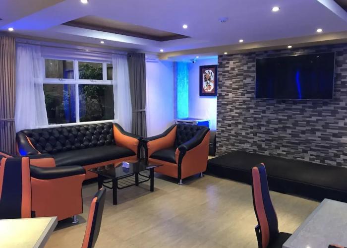 Royal Mansion Hotel